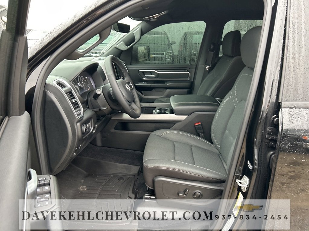 2025 RAM 1500 Big Horn Crew Cab 4x4 5'7" Box