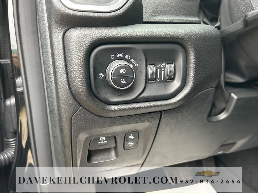 2025 RAM 1500 Big Horn Crew Cab 4x4 5'7" Box