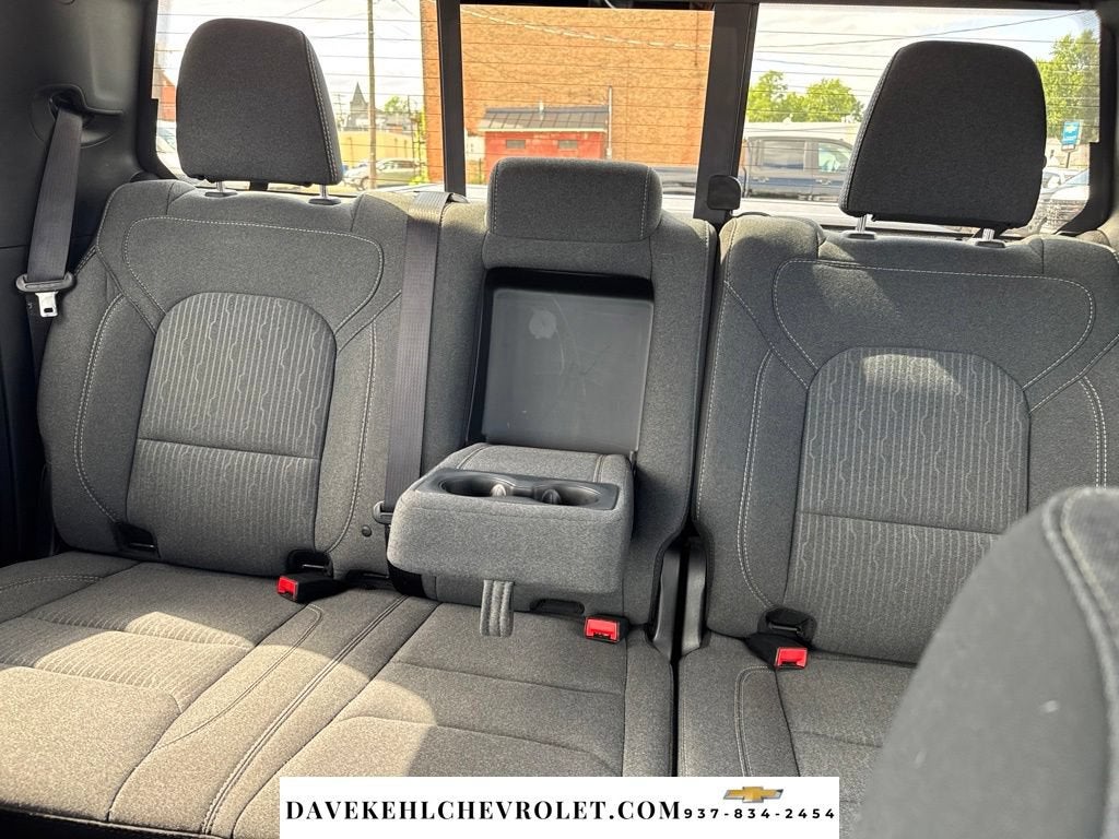 2020 RAM 1500 Big Horn Crew Cab 4x4 5'7" Box
