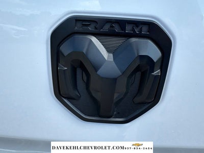 2020 RAM 1500 Big Horn Crew Cab 4x4 5'7" Box