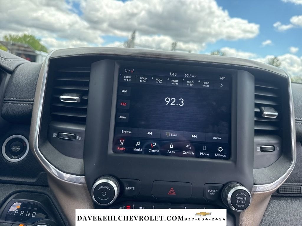 2020 RAM 1500 Laramie Crew Cab 4x4 5'7" Box