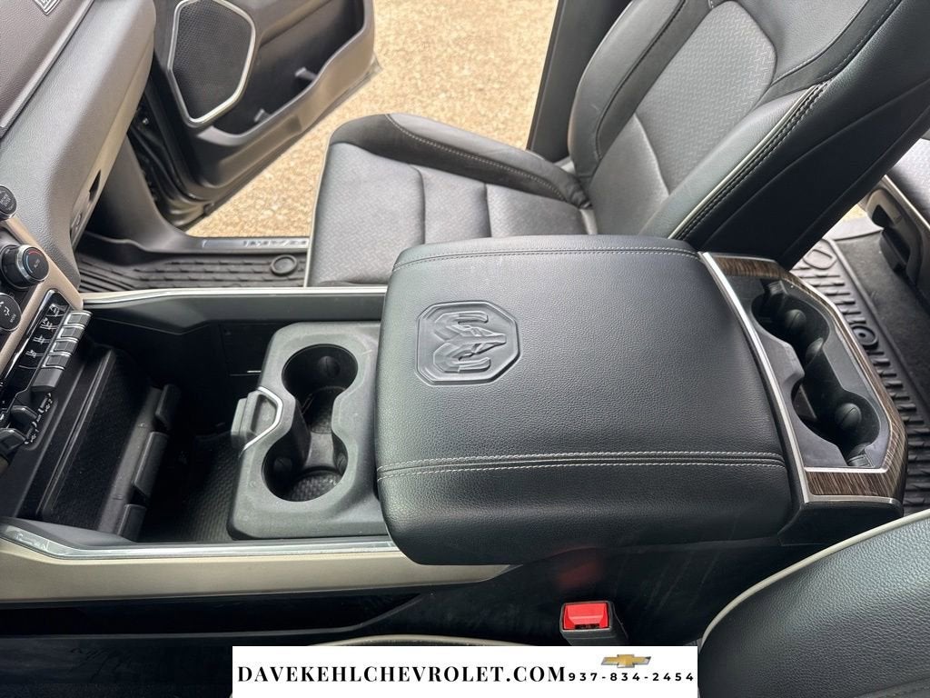 2020 RAM 1500 Laramie Crew Cab 4x4 5'7" Box