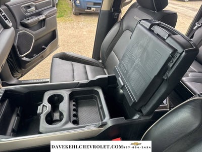 2020 RAM 1500 Laramie Crew Cab 4x4 5'7" Box