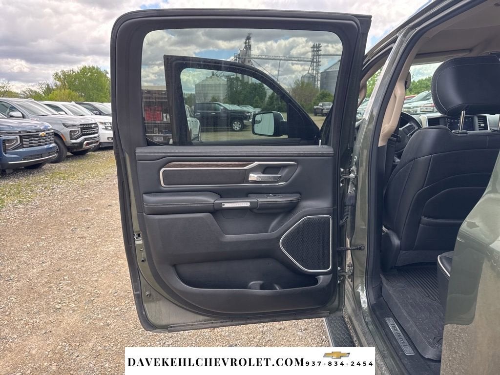 2020 RAM 1500 Laramie Crew Cab 4x4 5'7" Box