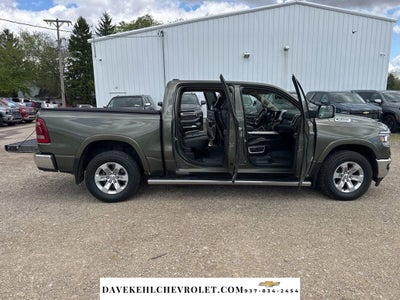 2020 RAM 1500 Laramie Crew Cab 4x4 5'7" Box