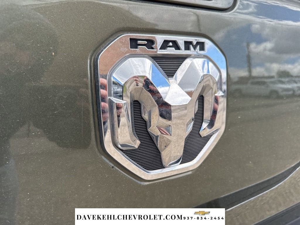 2020 RAM 1500 Laramie Crew Cab 4x4 5'7" Box