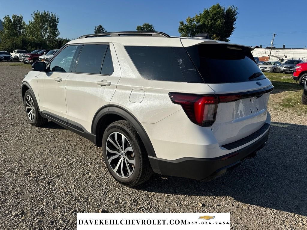2025 Ford Explorer ST-Line
