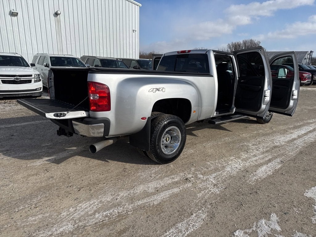 2011 Chevrolet Silverado 3500 HD SRW LTZ