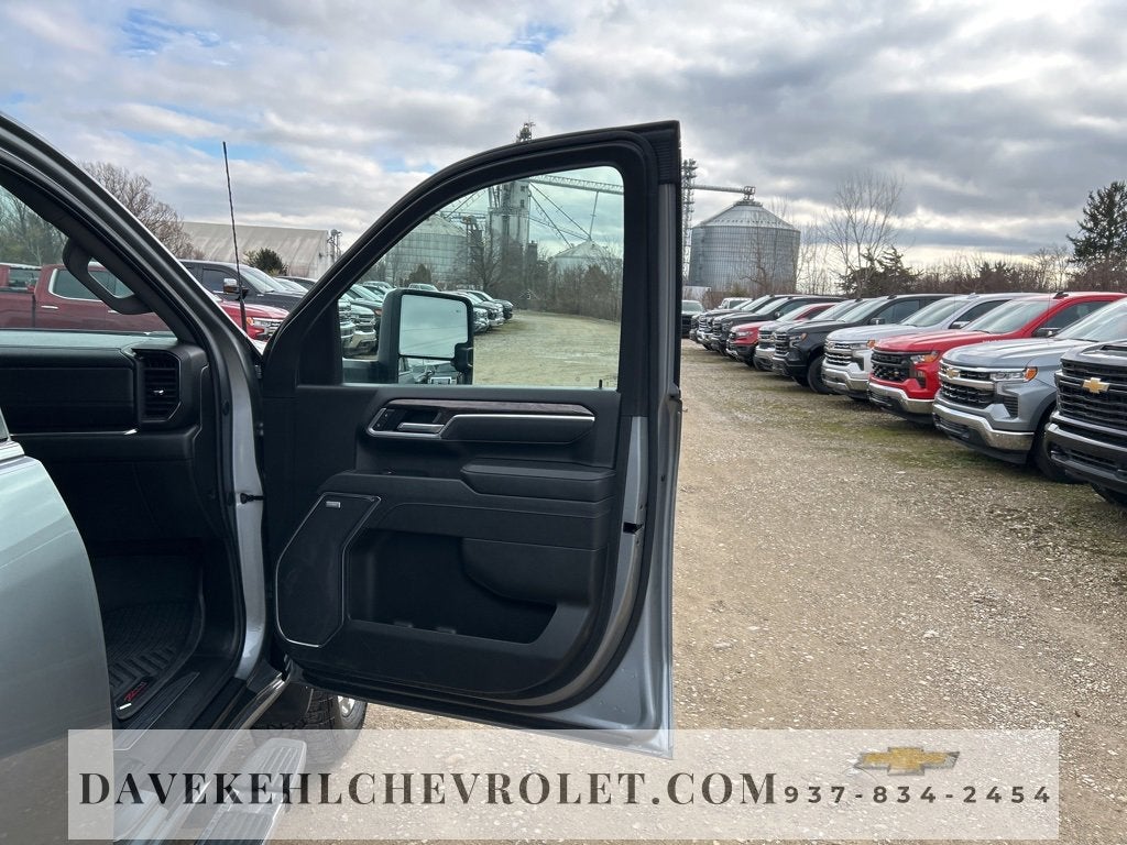 2025 Chevrolet Silverado 3500 HD LTZ