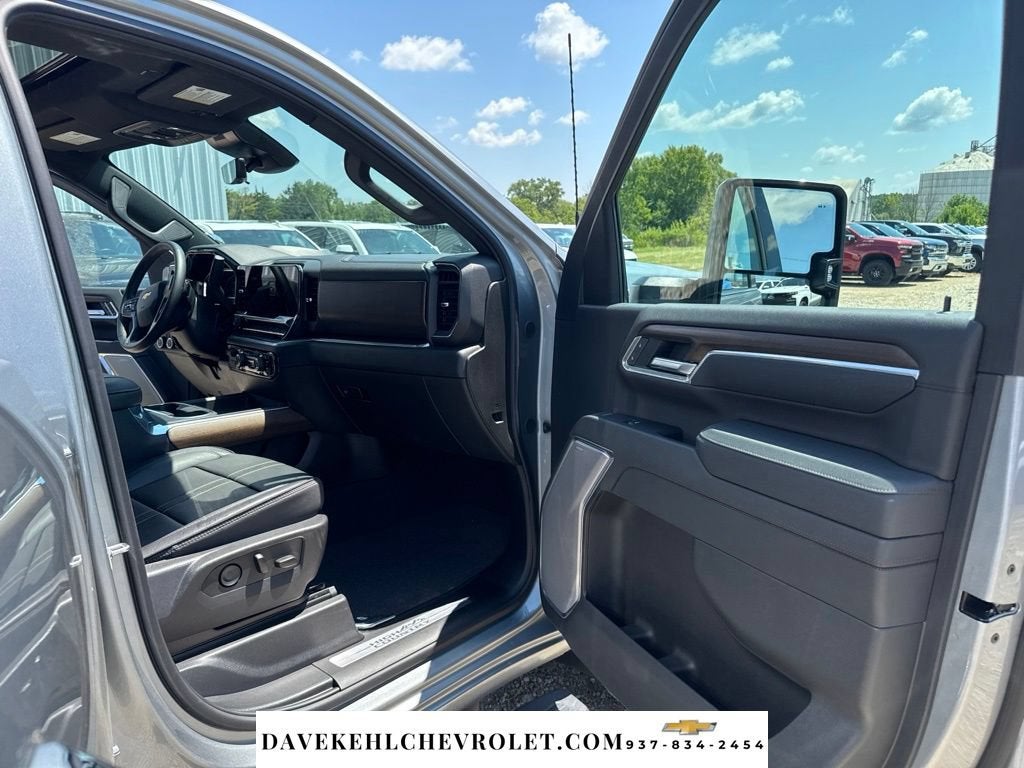 2025 Chevrolet Silverado 3500 HD High Country DRW