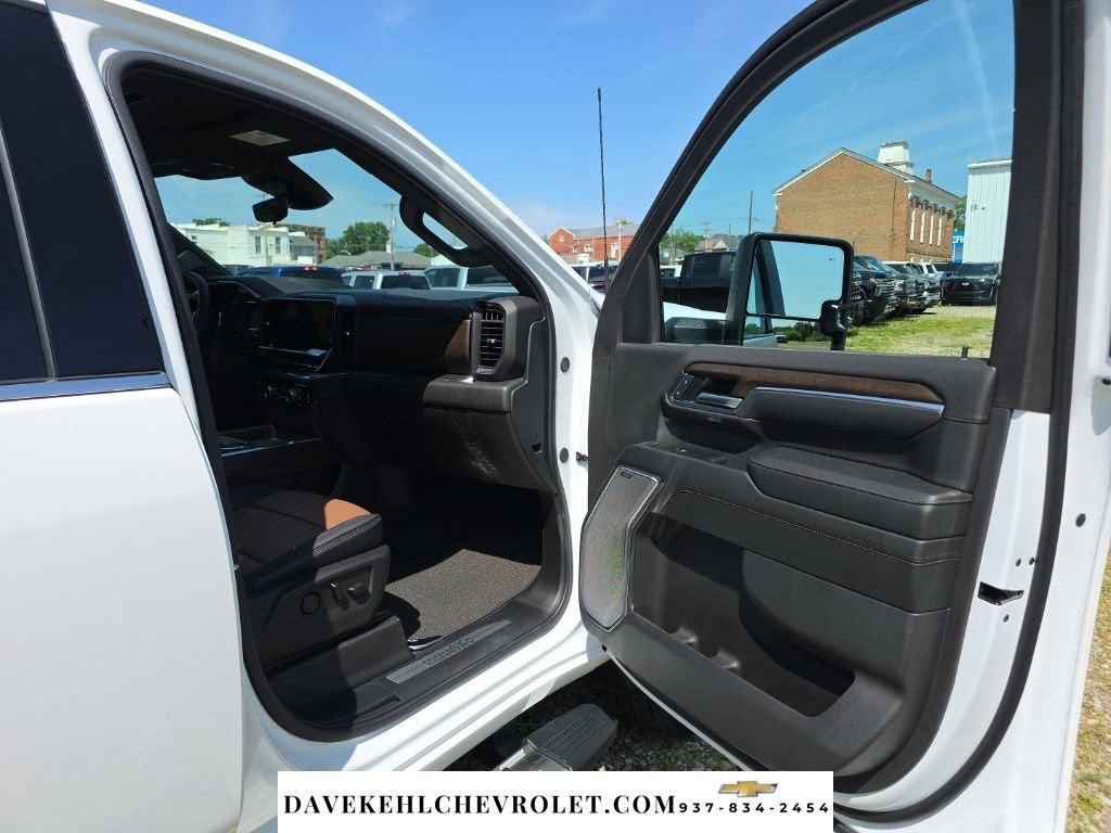 2025 Chevrolet Silverado 3500 HD High Country DRW