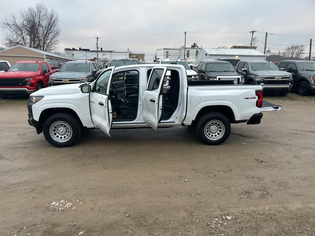 2025 Chevrolet Colorado WT/LT