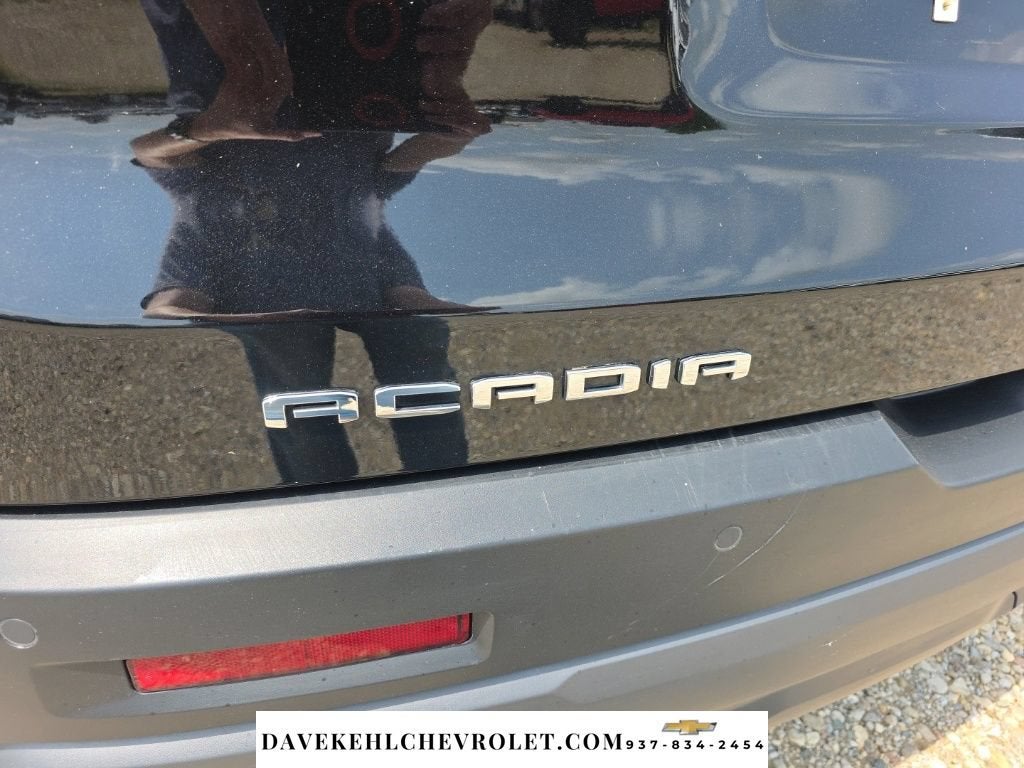 2023 GMC Acadia AT4