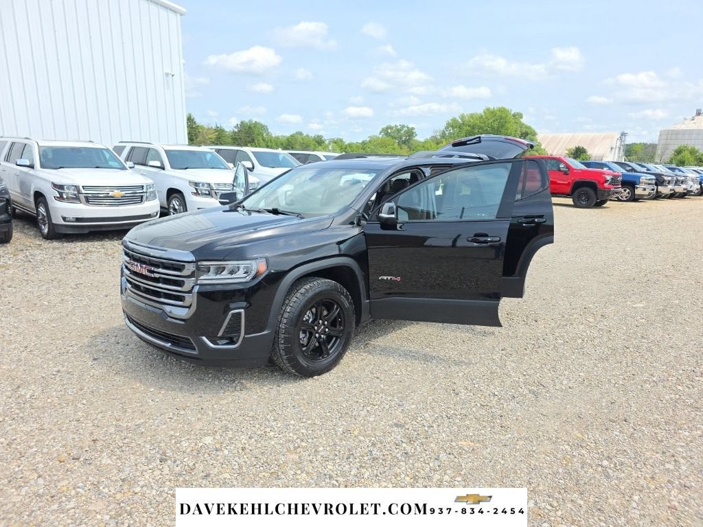 2023 GMC Acadia AT4