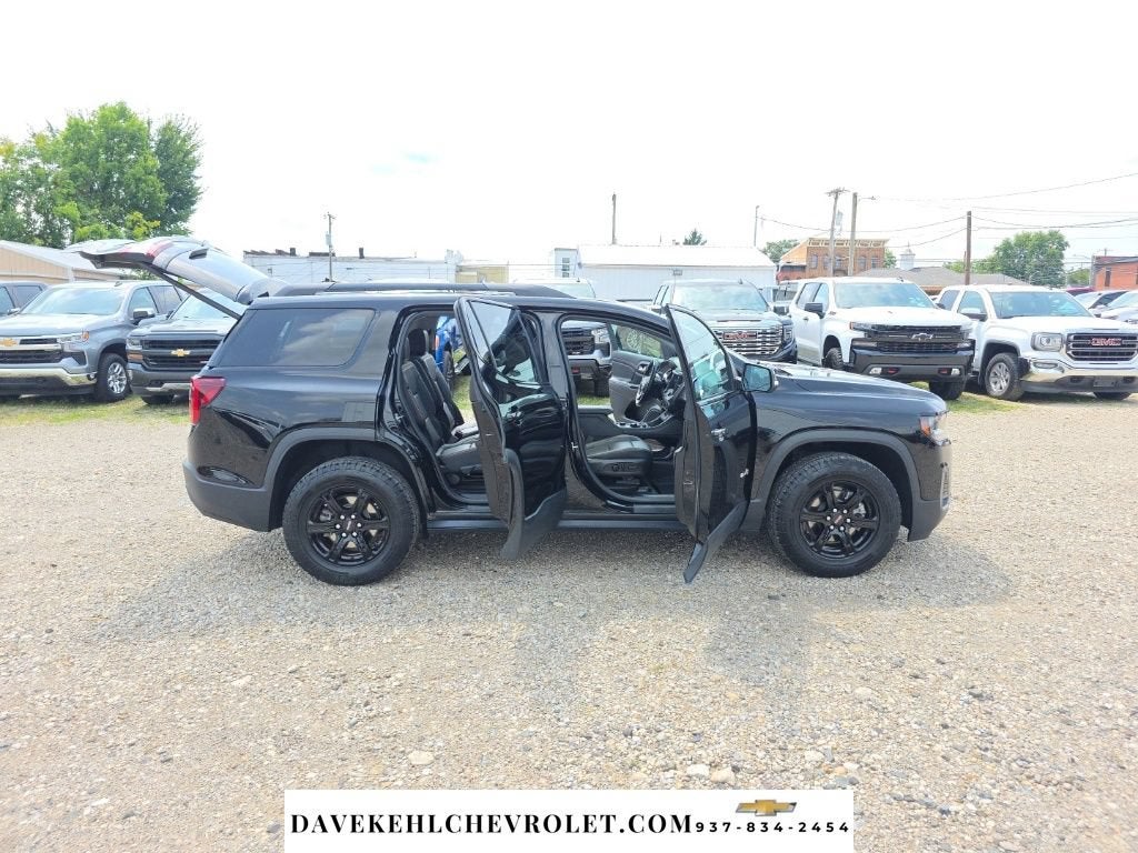 2023 GMC Acadia AT4