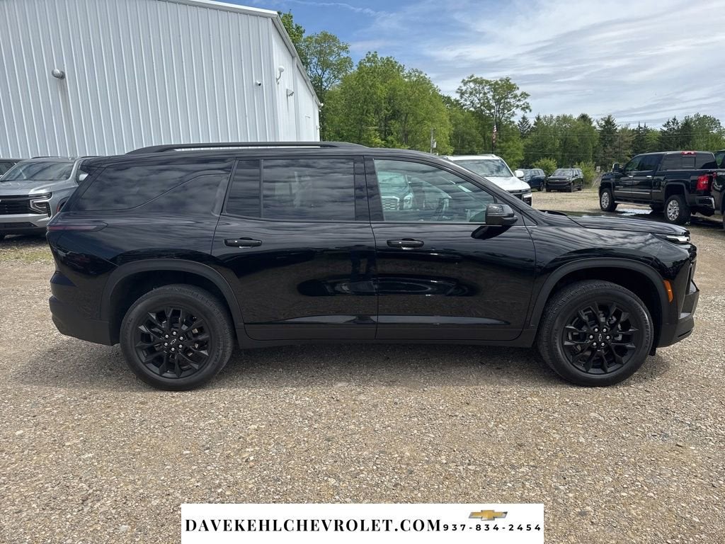 2024 Chevrolet Traverse LT