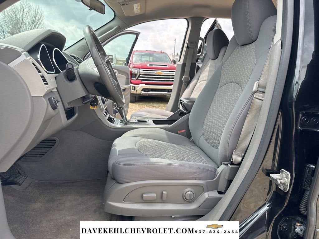 2011 Chevrolet Traverse LT w/1LT