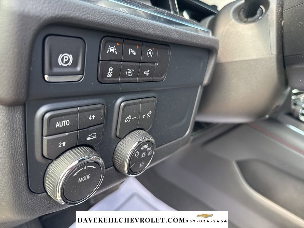 2025 Chevrolet Suburban RST