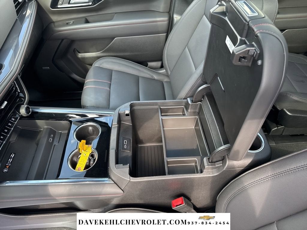 2025 Chevrolet Suburban RST