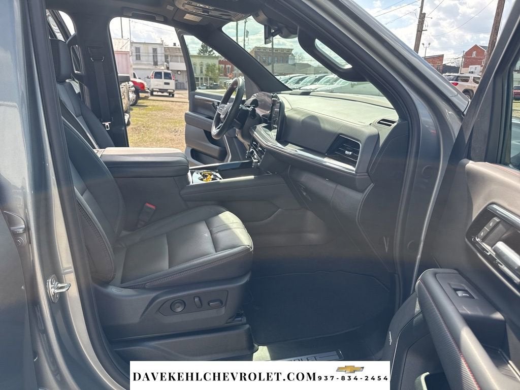 2025 Chevrolet Suburban RST