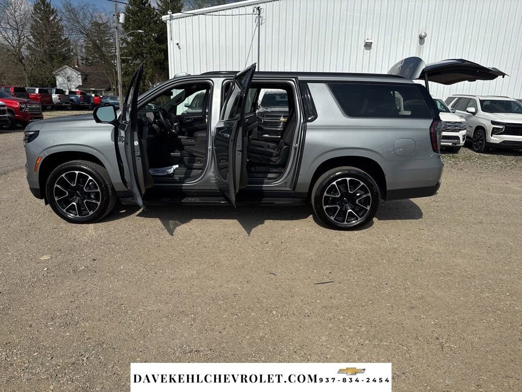 2025 Chevrolet Suburban RST