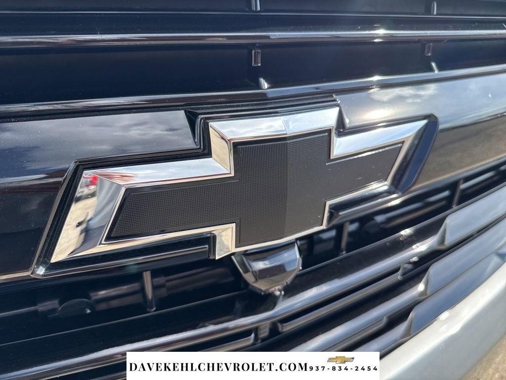 2025 Chevrolet Suburban RST