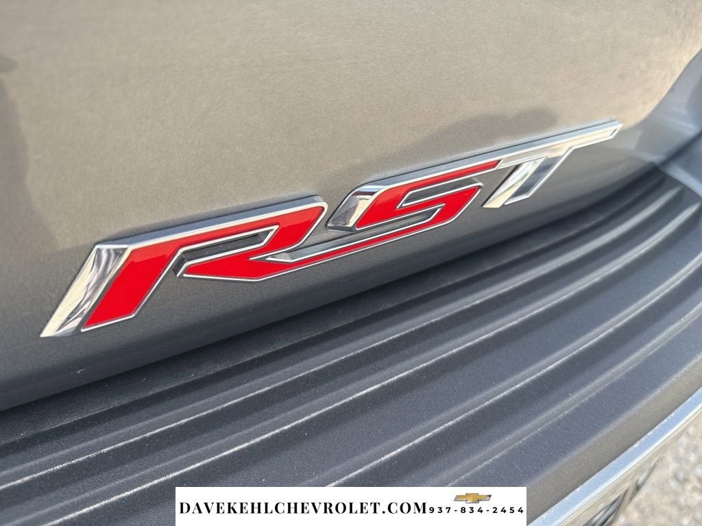 2025 Chevrolet Suburban RST