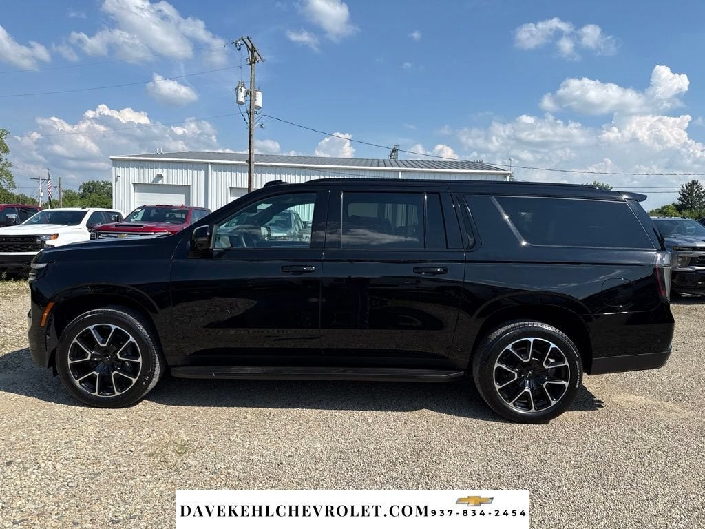 2025 Chevrolet Suburban RST