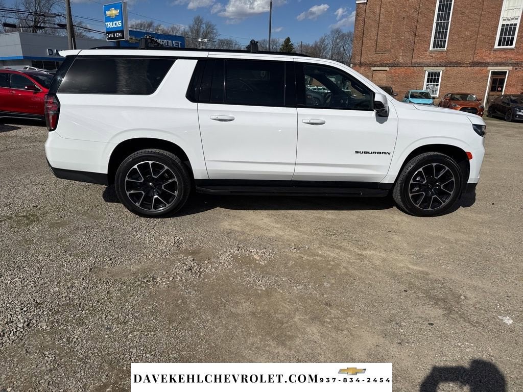 2023 Chevrolet Suburban RST