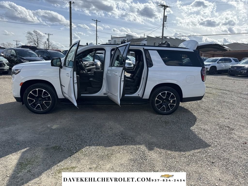 2023 Chevrolet Suburban RST