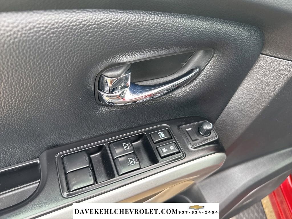 2017 Nissan TITAN SV