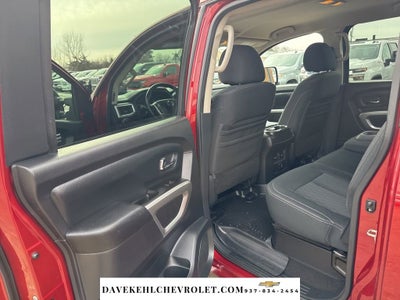 2017 Nissan TITAN SV