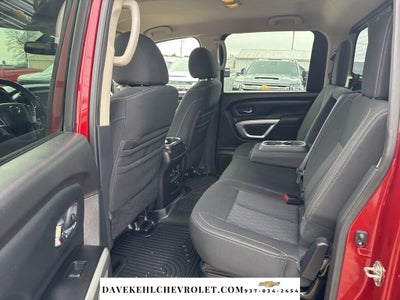 2017 Nissan TITAN SV