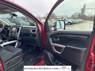 2017 Nissan TITAN SV