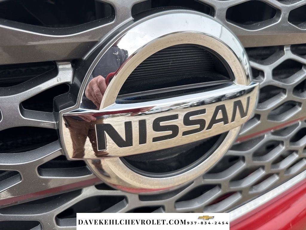 2017 Nissan TITAN SV