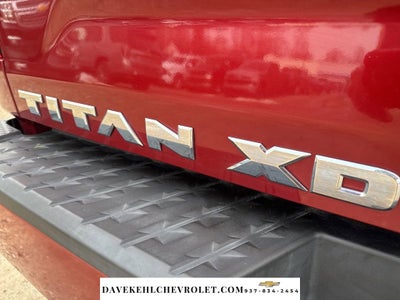 2017 Nissan TITAN SV