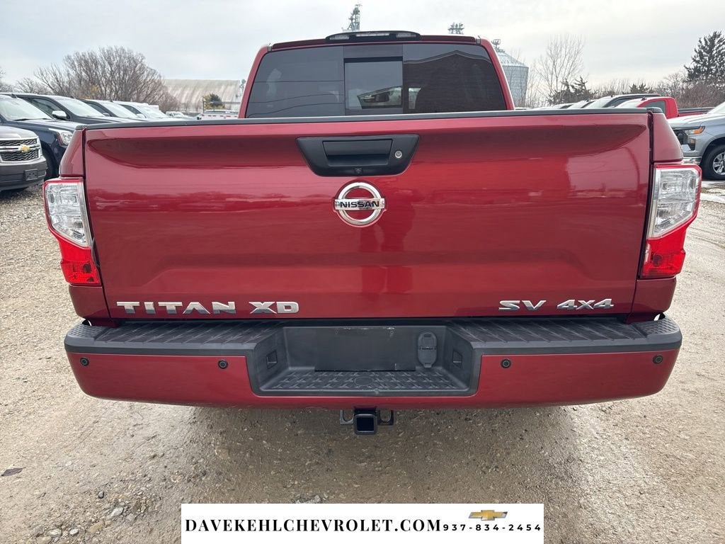 2017 Nissan TITAN SV