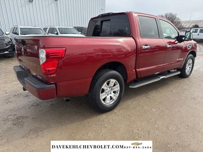 2017 Nissan TITAN SV