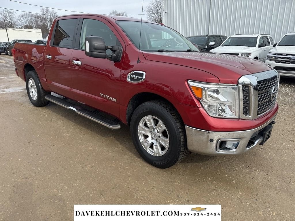 2017 Nissan TITAN SV