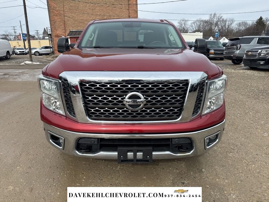 2017 Nissan TITAN SV