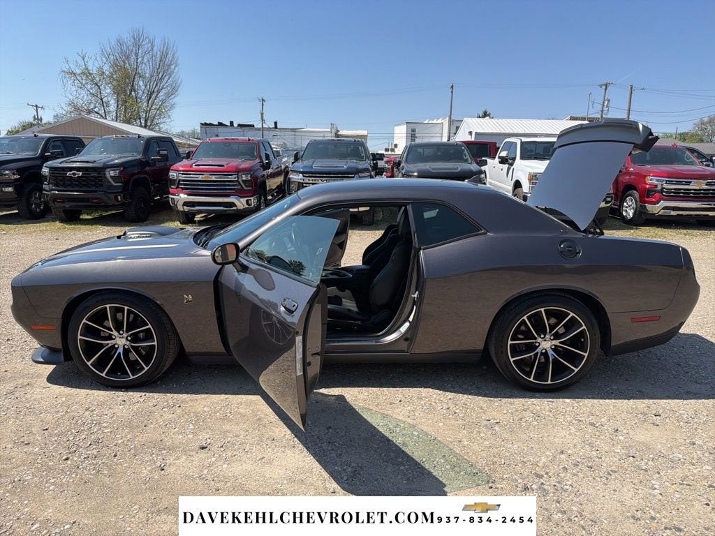 2016 Dodge Challenger 392 Hemi Scat Pack Shaker