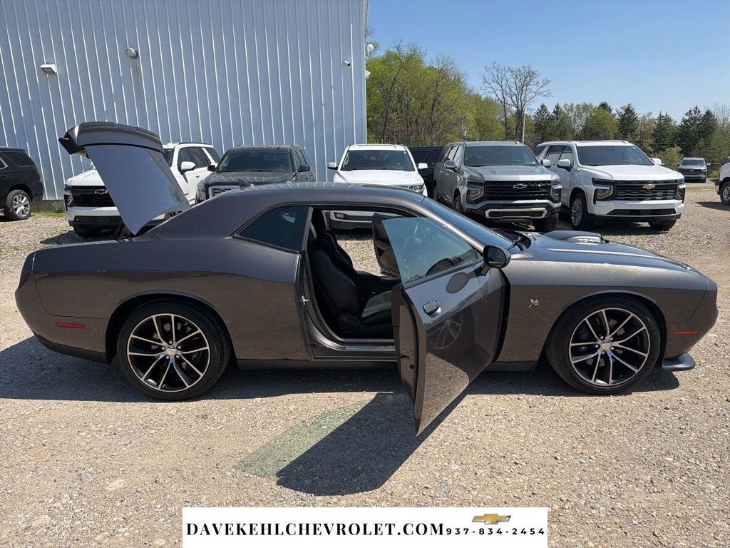 2016 Dodge Challenger 392 Hemi Scat Pack Shaker