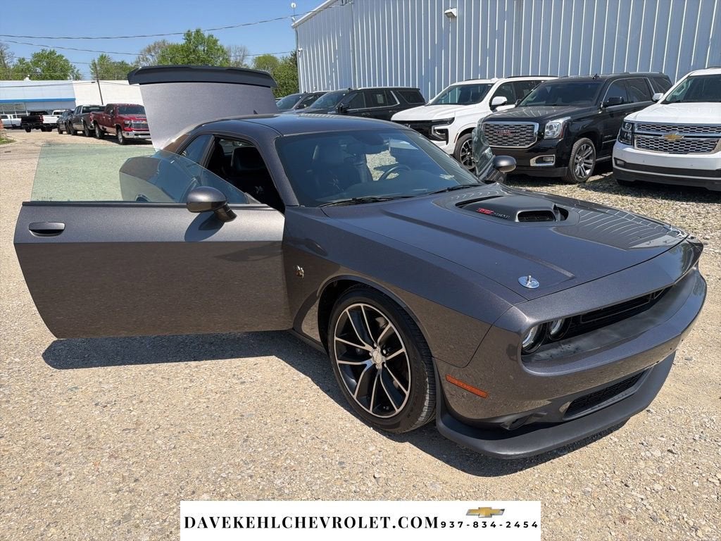 2016 Dodge Challenger 392 Hemi Scat Pack Shaker