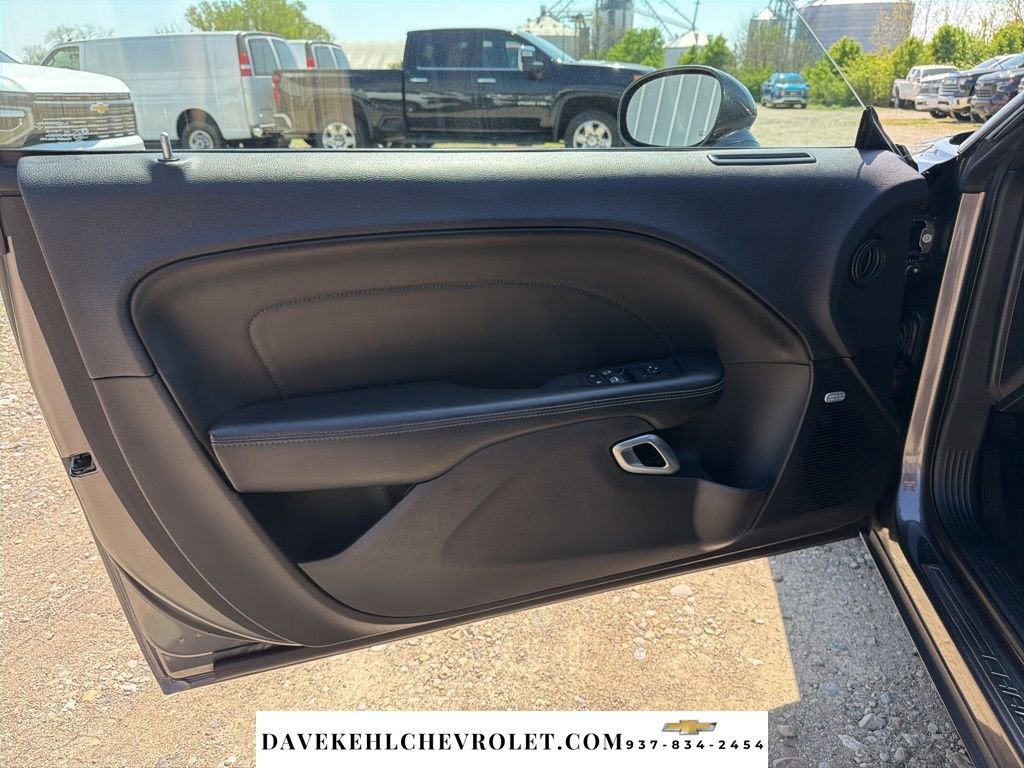 2016 Dodge Challenger 392 Hemi Scat Pack Shaker