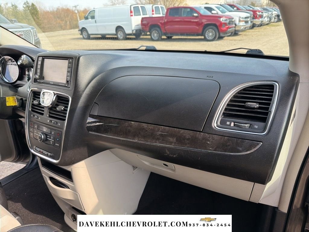 2015 Chrysler Town & Country Touring