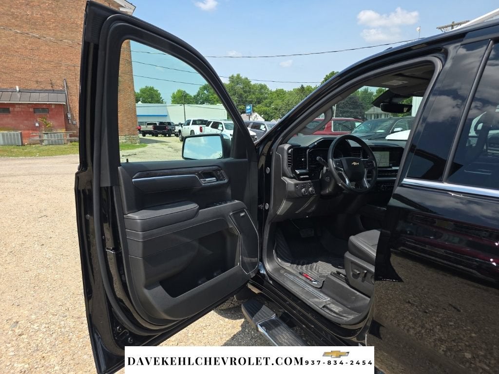 2025 Chevrolet Silverado 1500 LTZ