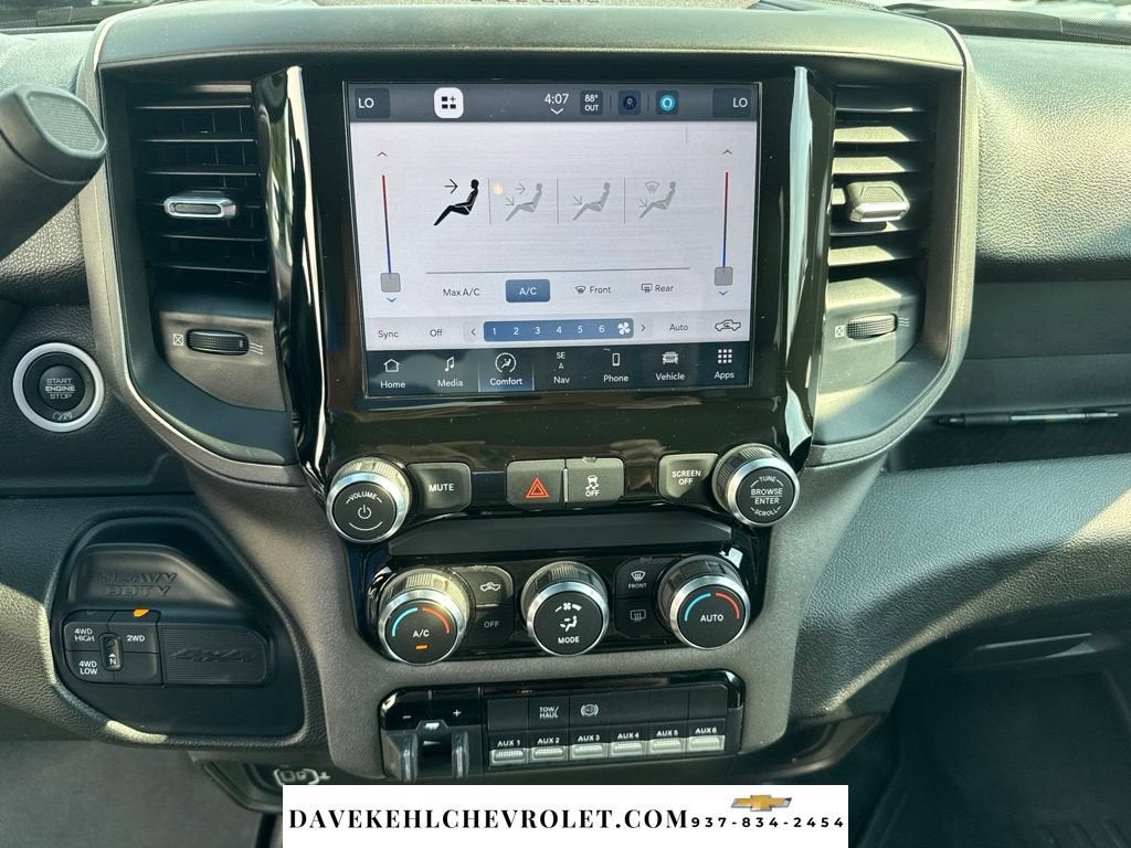 2022 RAM 3500 Tradesman Crew Cab 4x4 6'4" Box
