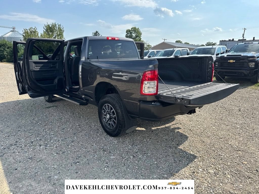 2022 RAM 3500 Tradesman Crew Cab 4x4 6'4" Box