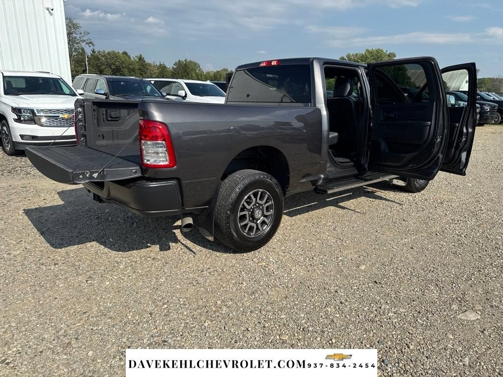 2022 RAM 3500 Tradesman Crew Cab 4x4 6'4" Box