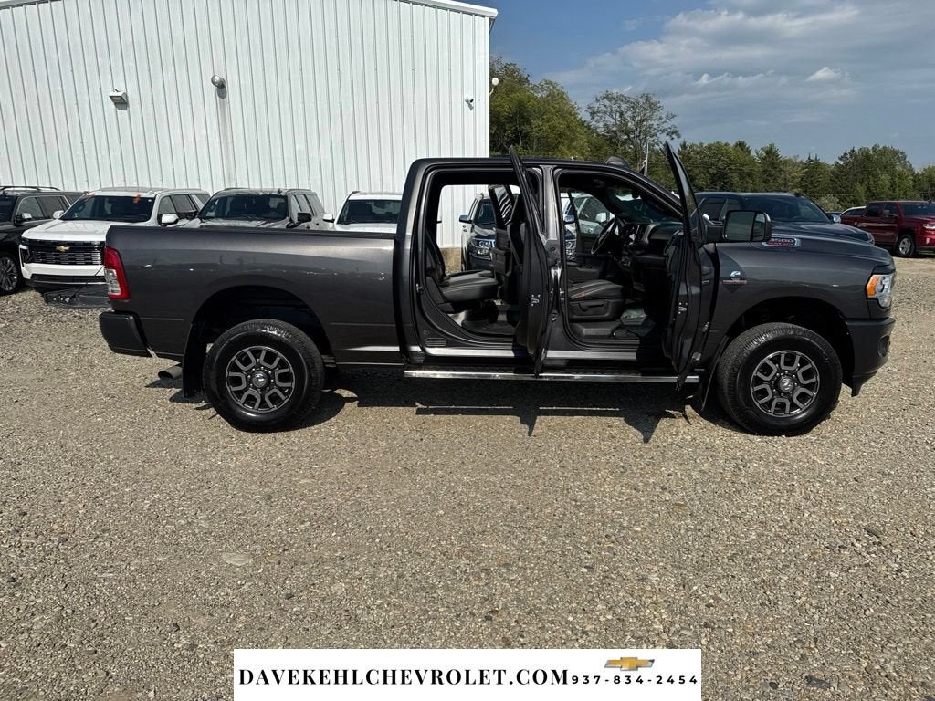2022 RAM 3500 Tradesman Crew Cab 4x4 6'4" Box